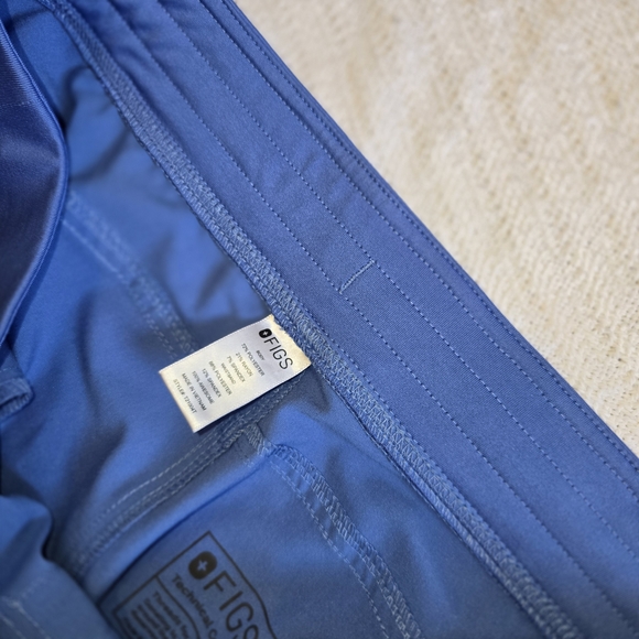 FIGS women's scrub pants in the color Ceil Blue large tall - Picture 9 of 9